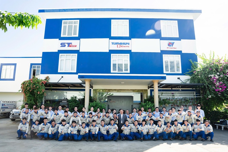 Tập thể cán bộ, công nhân viên Công ty Cổ phần STPower